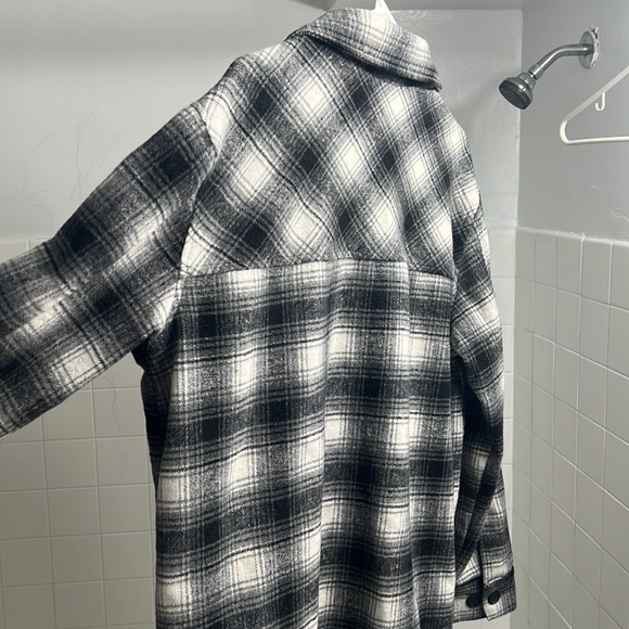 Thread & Supply brand Shacket, black white gray size large - Picture 2 of 7